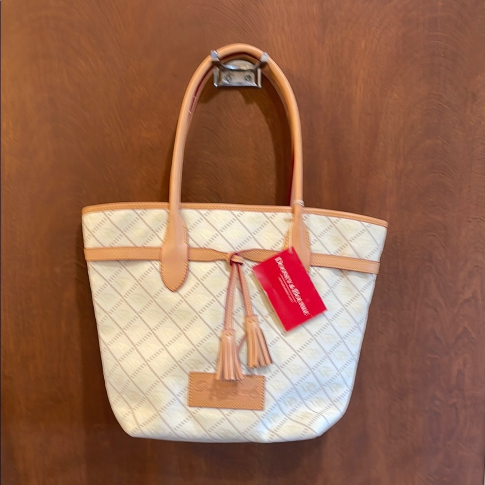 DOONEY AND BOURKE.VINTAGE 
“JENNA BAG”NWT.